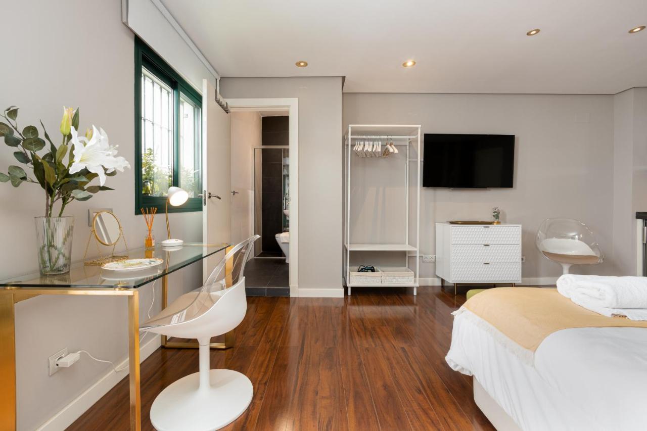 C30 Deluxe Studio With Terrace Into Cathedral Square Apartman Málaga Kültér fotó