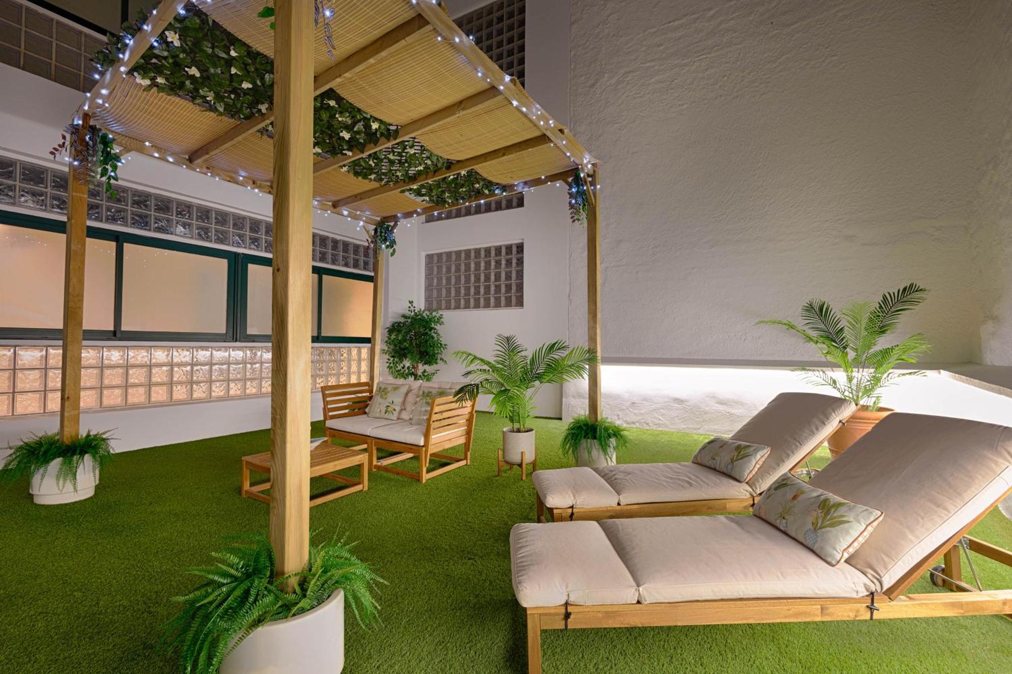 C30 Deluxe Studio With Terrace Into Cathedral Square Apartman Málaga Kültér fotó